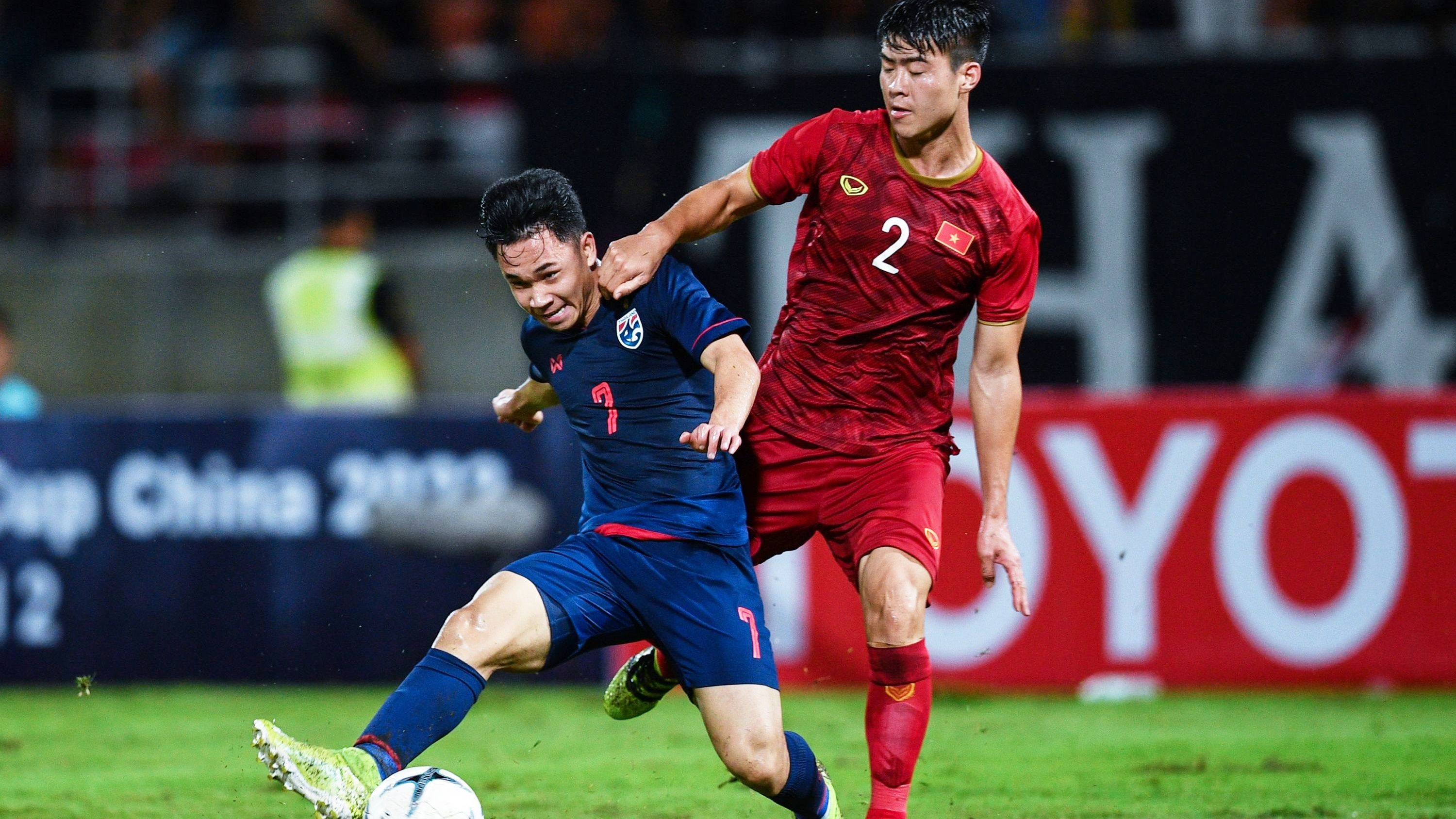 Do Duy Manh vs Supachok Sarachat Thailand vs Vietnam 2022 FIFA World Cup qualification