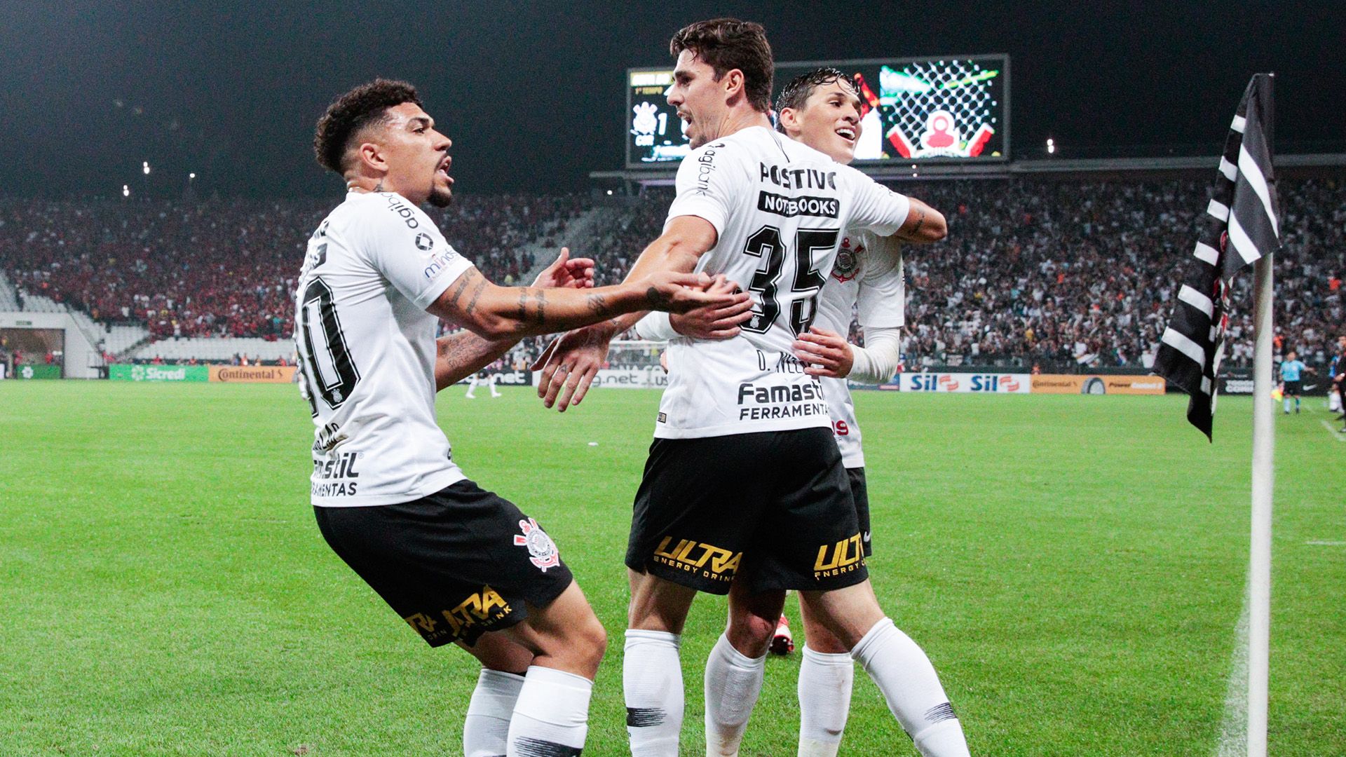 Danilo Avelar Corinthians Flamengo Copa do Brasil 26092018