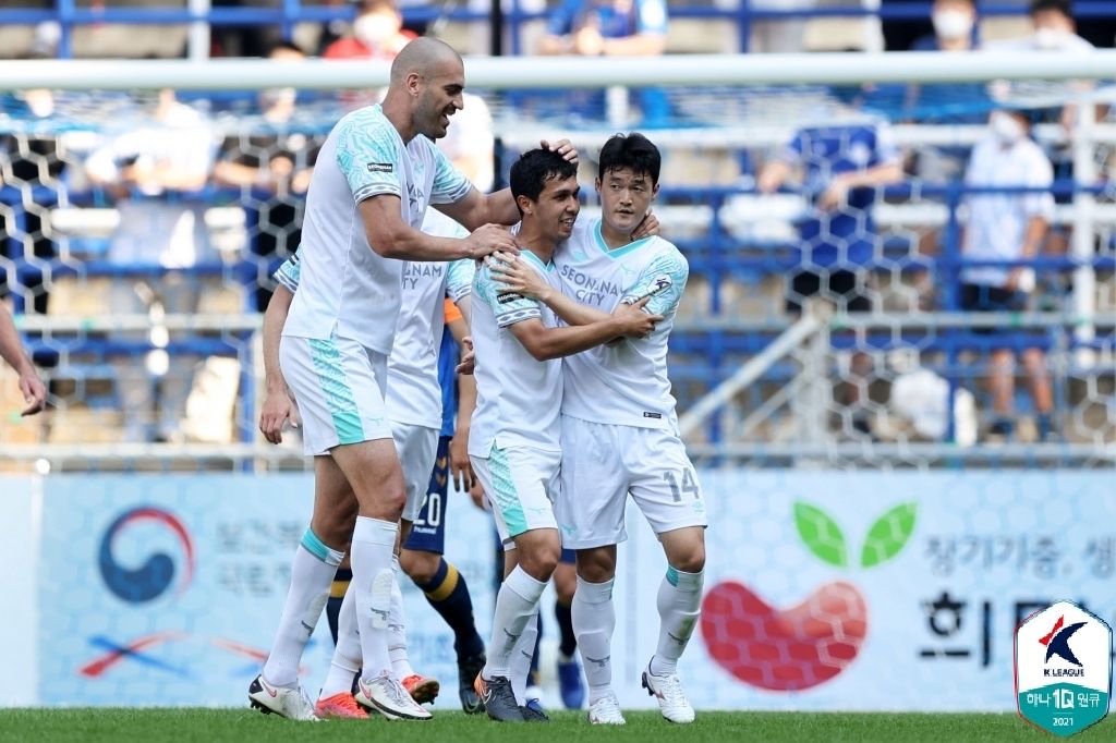 성남 이스칸데로프 골