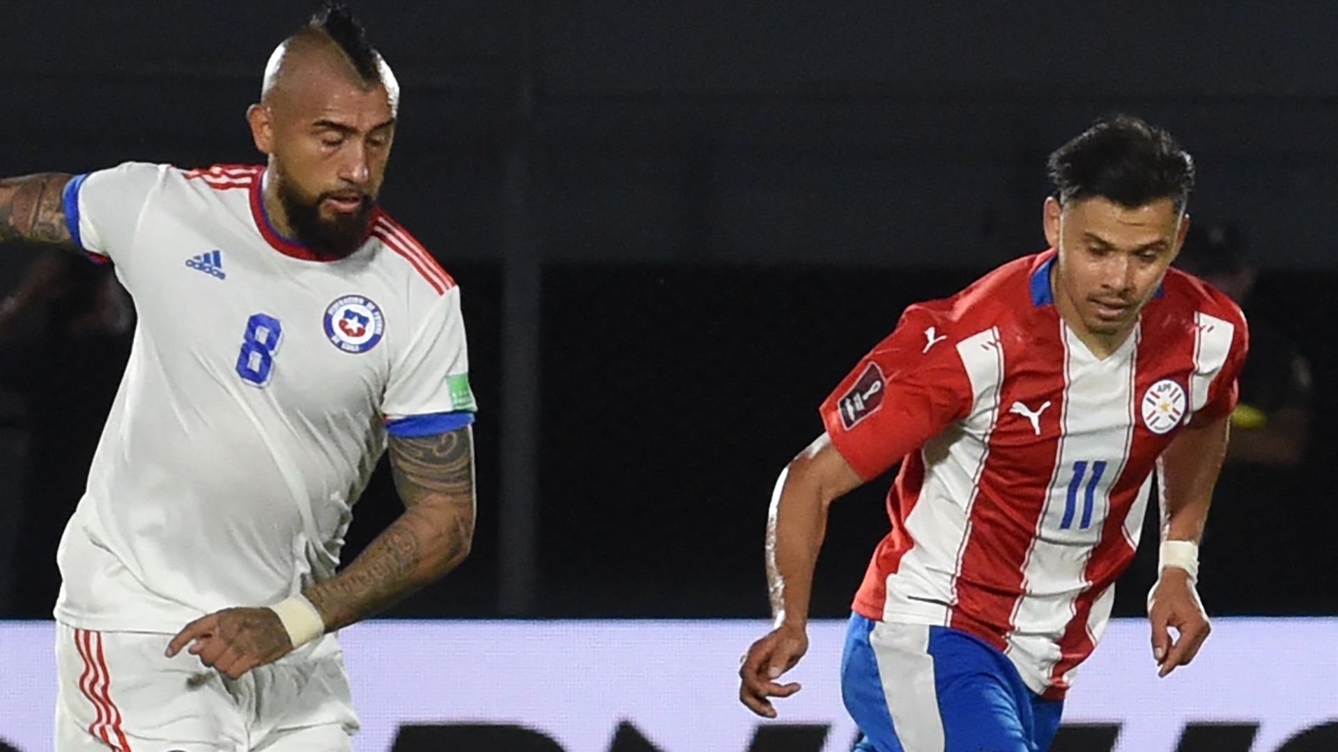 111121 Paraguay Chile Arturo Vidal Ángel Romero