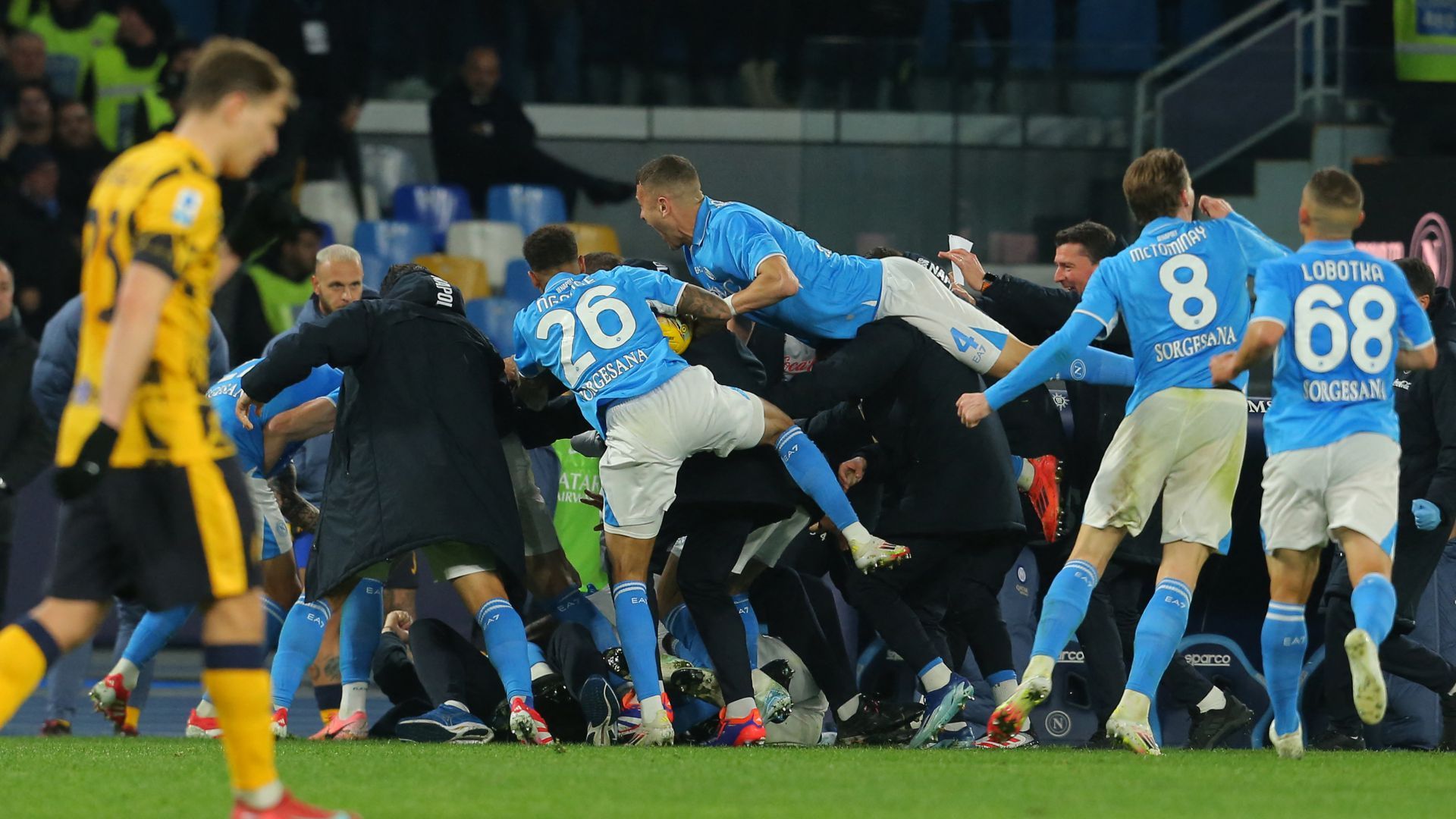 Napoli players celebrating Napoli Inter Serie A