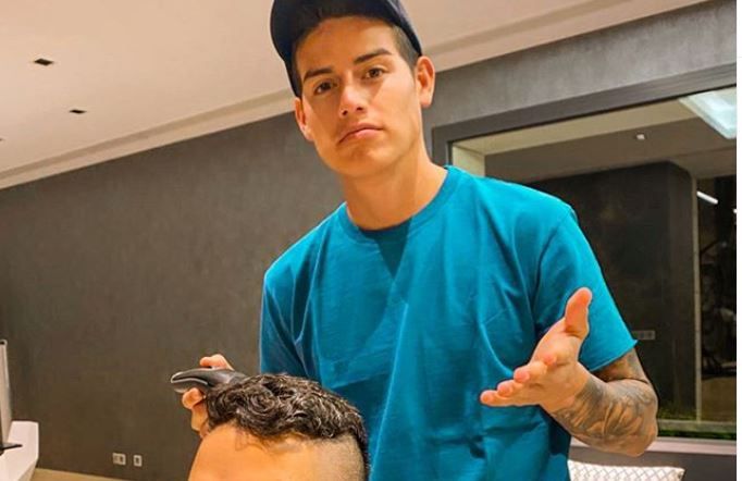 James Rodríguez de peluquero 2020
