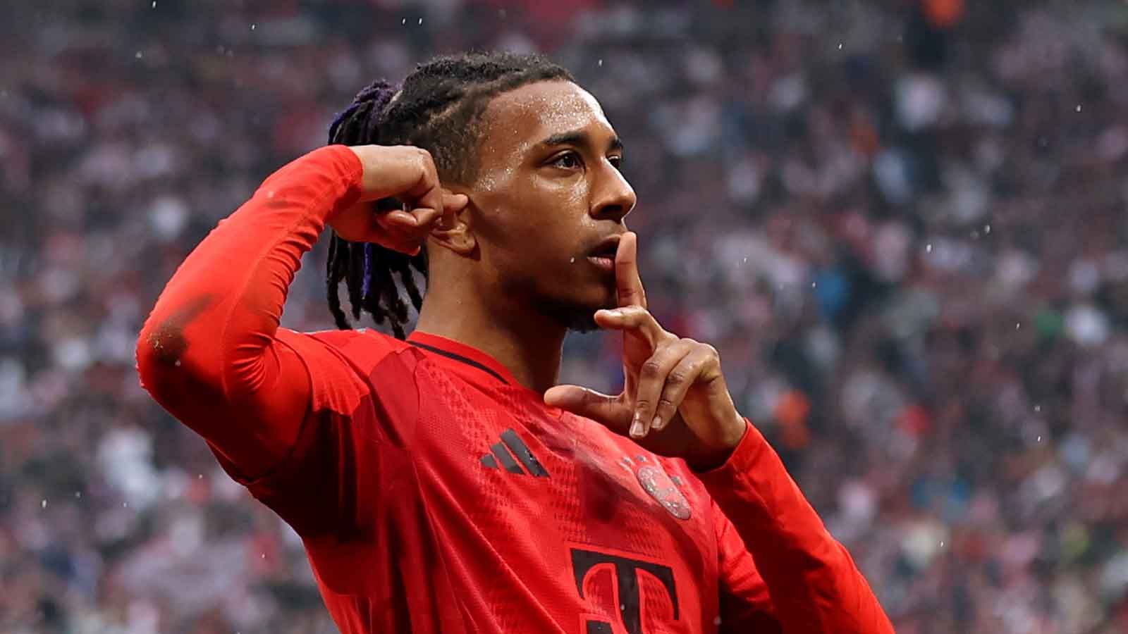"Schach hilft, den Fokus auch mal auf etwas anderes zu lenken": Michael Olise verwunderte auf der Meisterfeier des FC Bayern München mit einer merkwürdigen Aktion