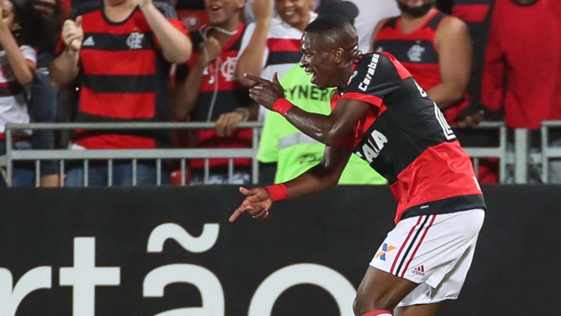 Vinicius Junior Flamengo Cruzeiro Brasileirao Serie A 08112017