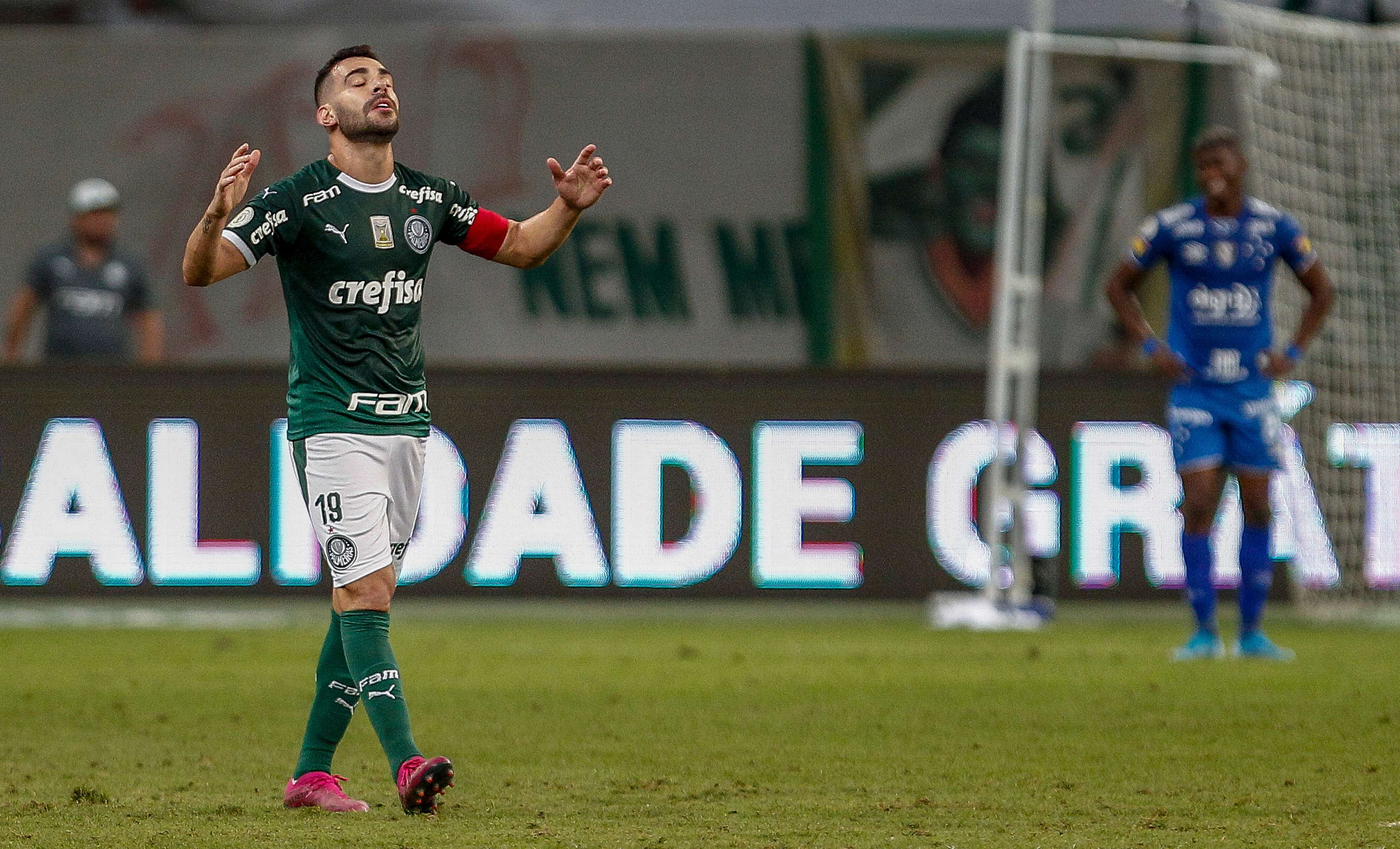 Bruno Henrique comemora gol do Palmeiras diante do Cruzeiro