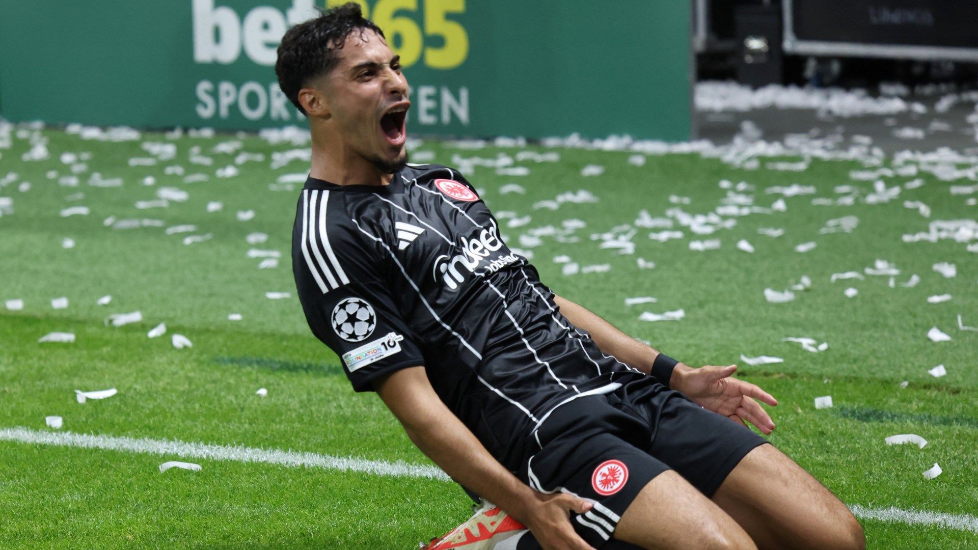 Can Uzun Eintracht Frankfurt 2025