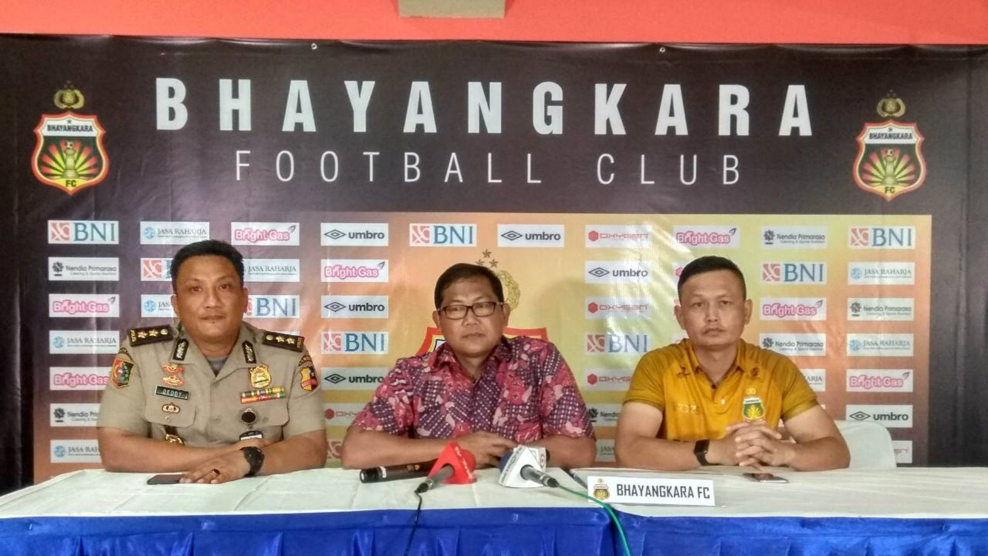 Stadion PTIK Bhayangkara FC - AKBP Sumardji Manajer Bhayangkara FC Yeyrn Tumena