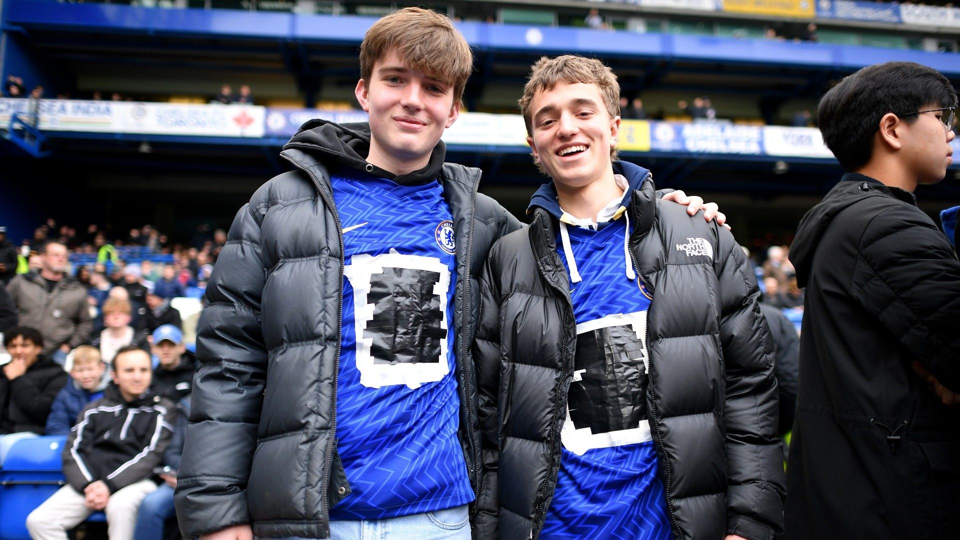 Chelsea fans Three sponsorship logo