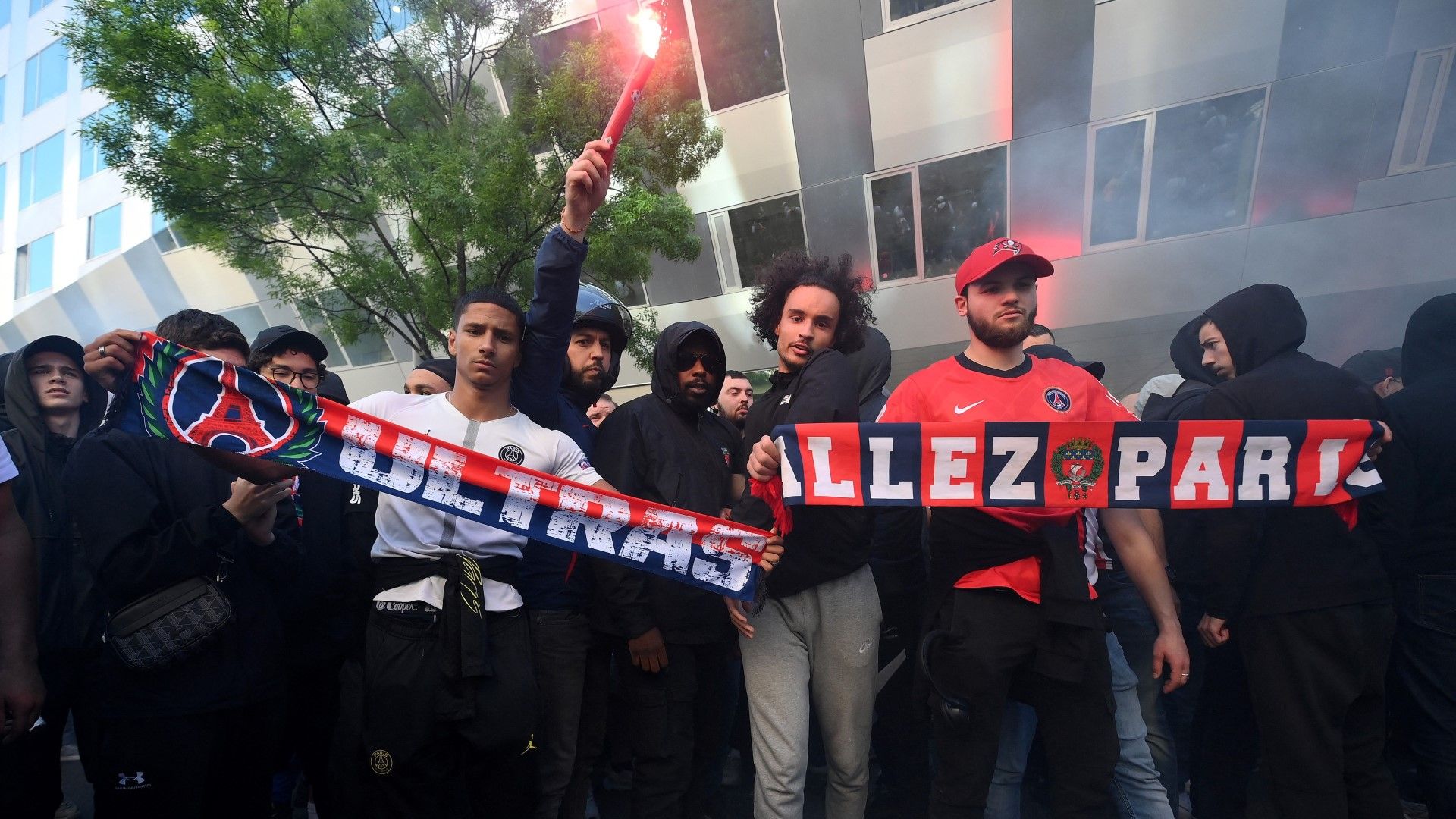 PSG - Barça, Paris annonce du lourd pour la manche retour thumbnail