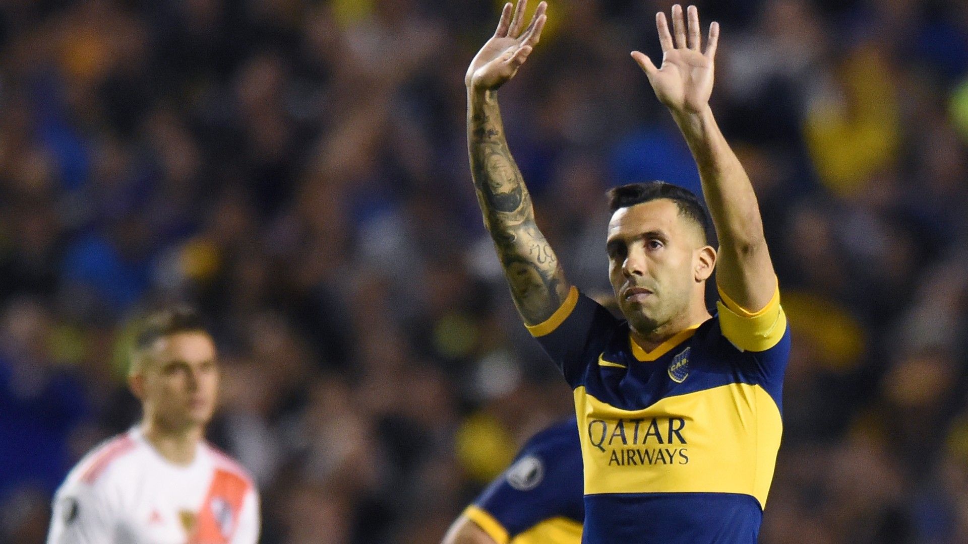 Carlos Tevez Boca River Semifinal Copa Libertadores 22102019 Tevez: ‘Các cầu thủ có thể sống trong một năm mà không cần nhận lương’. Tin tức bóng đá. Covid-19. Lịch thi đấu bóng đá. Các giải đấu tạm hoãn. Các cầu thủ nhiễm Covid-19. Covid-19 ảnh hưởng thế nào tới bóng đá.