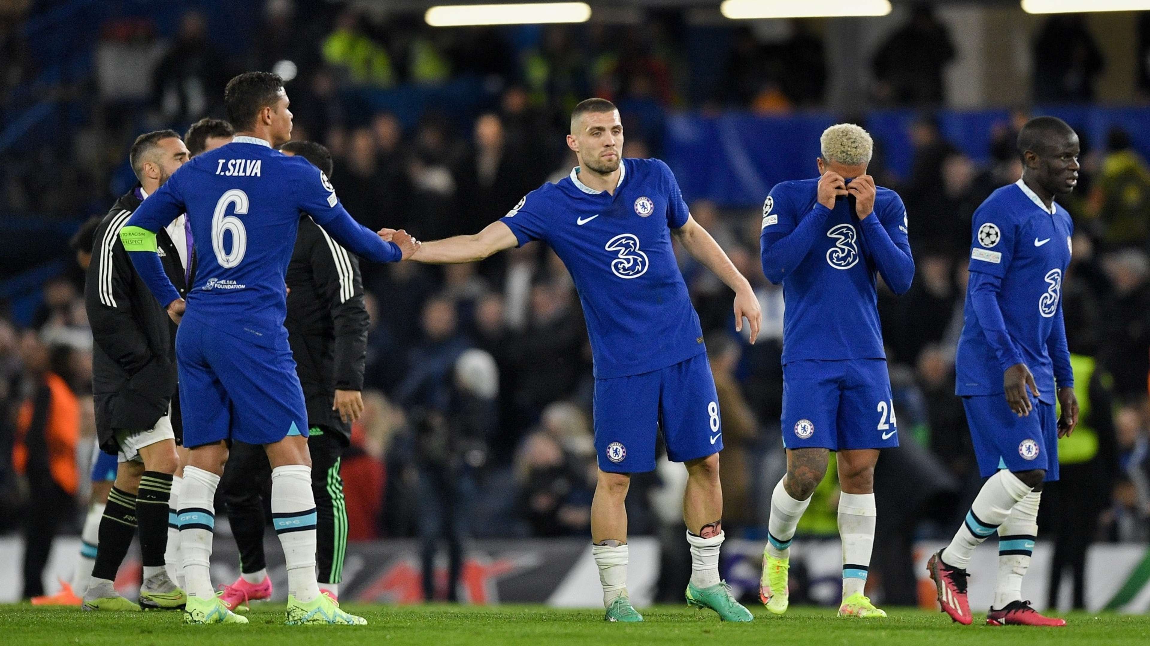 Chelsea players dejected 2022-23
