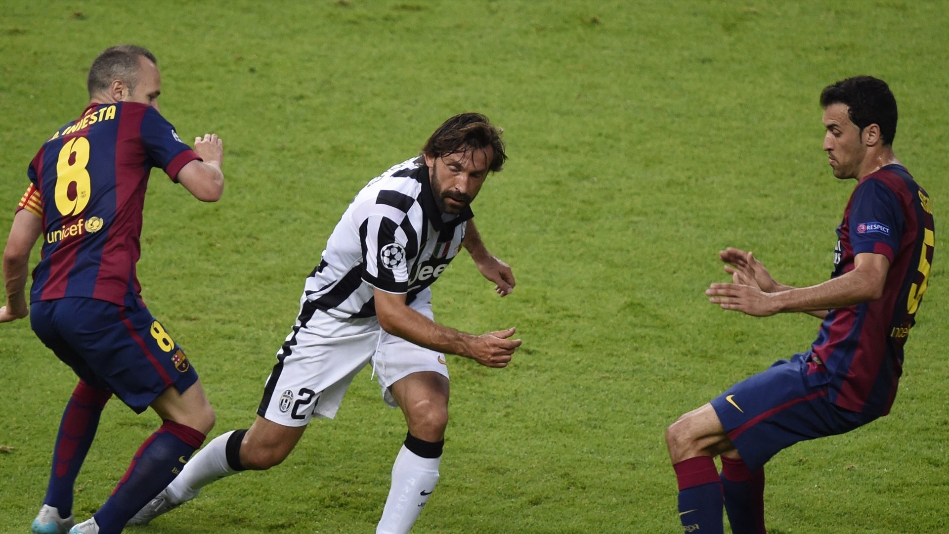 Iniesta, Pirlo y Busquets (Barcelona vs. Juventus)