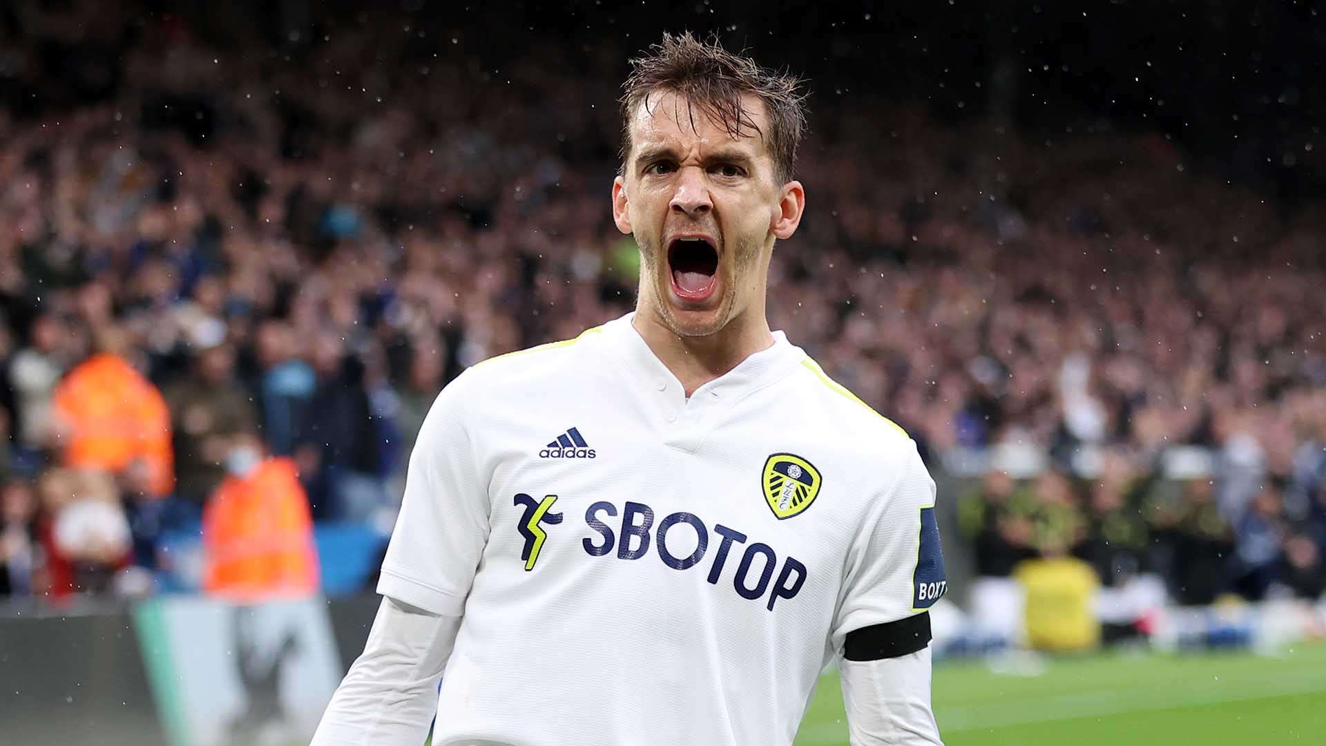 Diego Llorente Leeds 2021-22