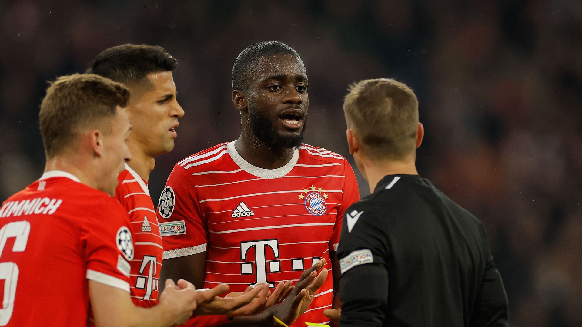 Dayot Upamecano ref Bayern Munich Man City 2022-23 Champions League