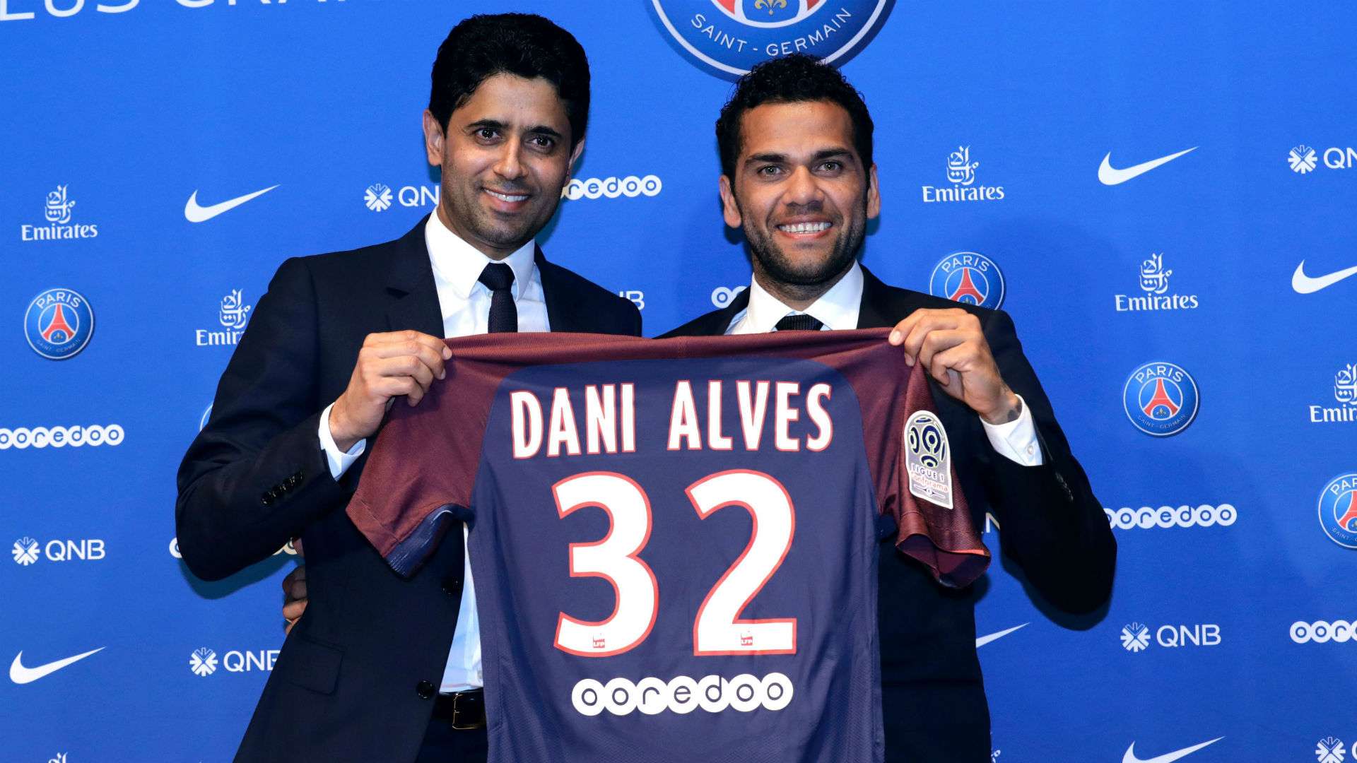 Nasser Al Khelaii Dani Alves PSG presentation 12072017