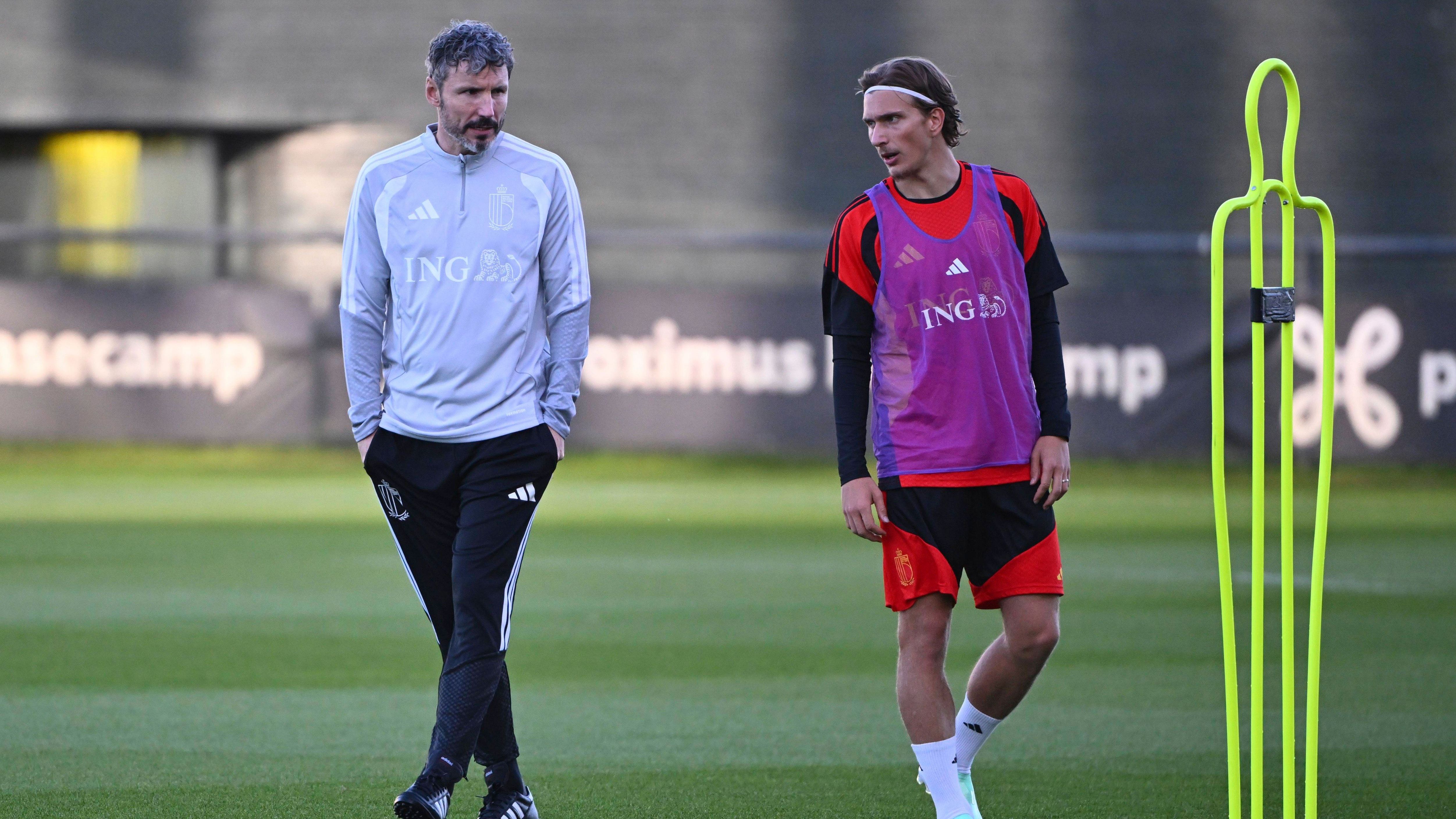 Mark van Bommel Mika Godts