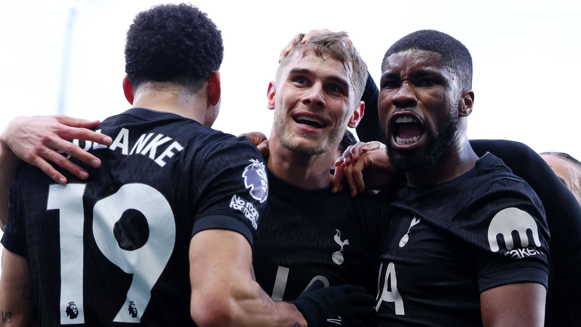 Tottenham 2025-26 Micky van de Ven