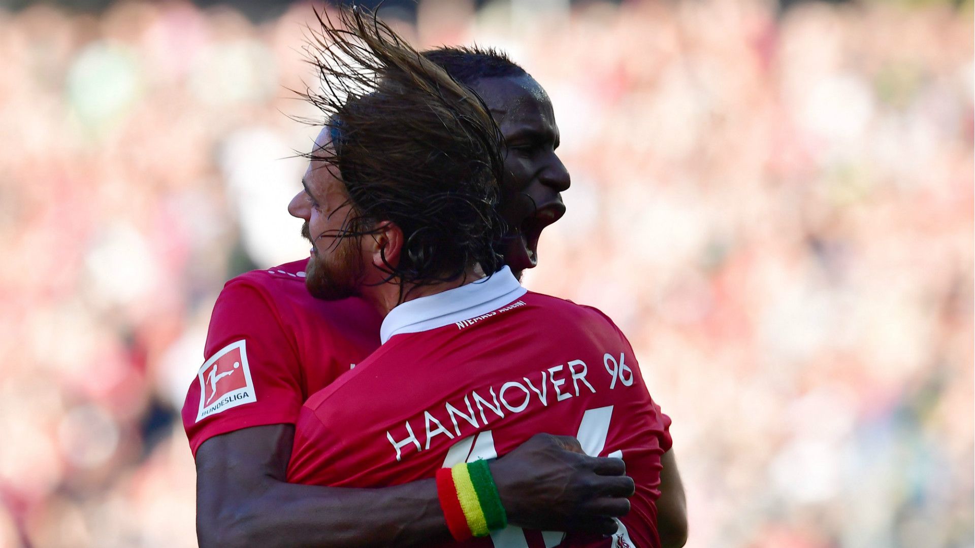 Salif Sane Martin Harnik Hannover 96 Eintracht Frankfurt Bundesliga 14102017