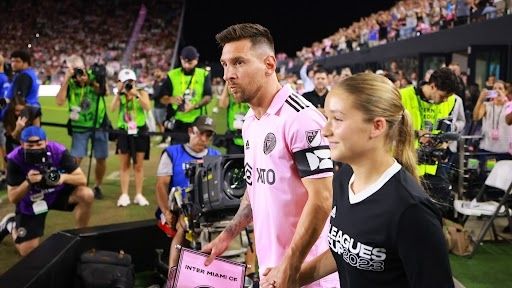 Messi & Beckham's daughter