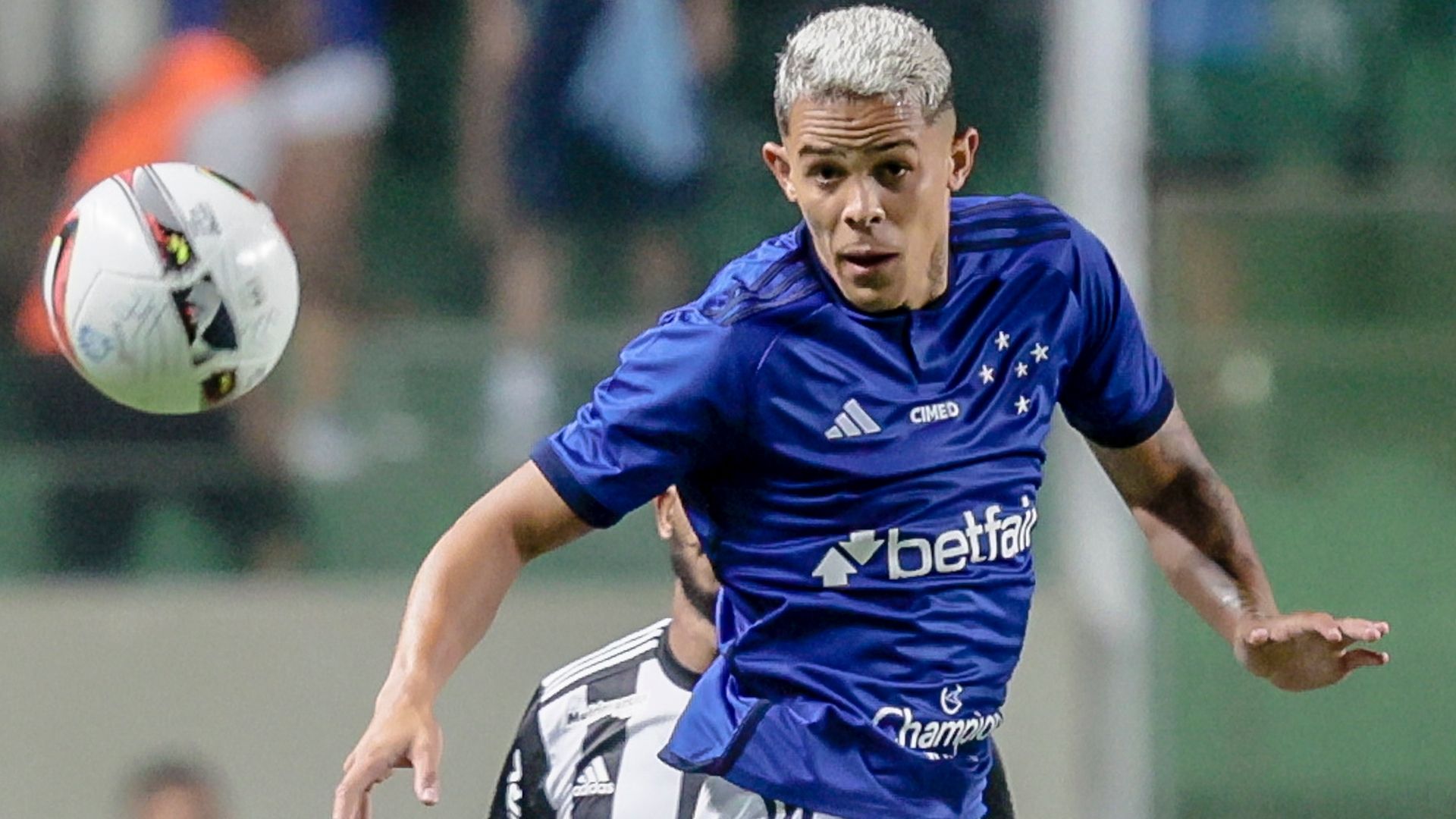 Volante Wallisson Cruzeiro