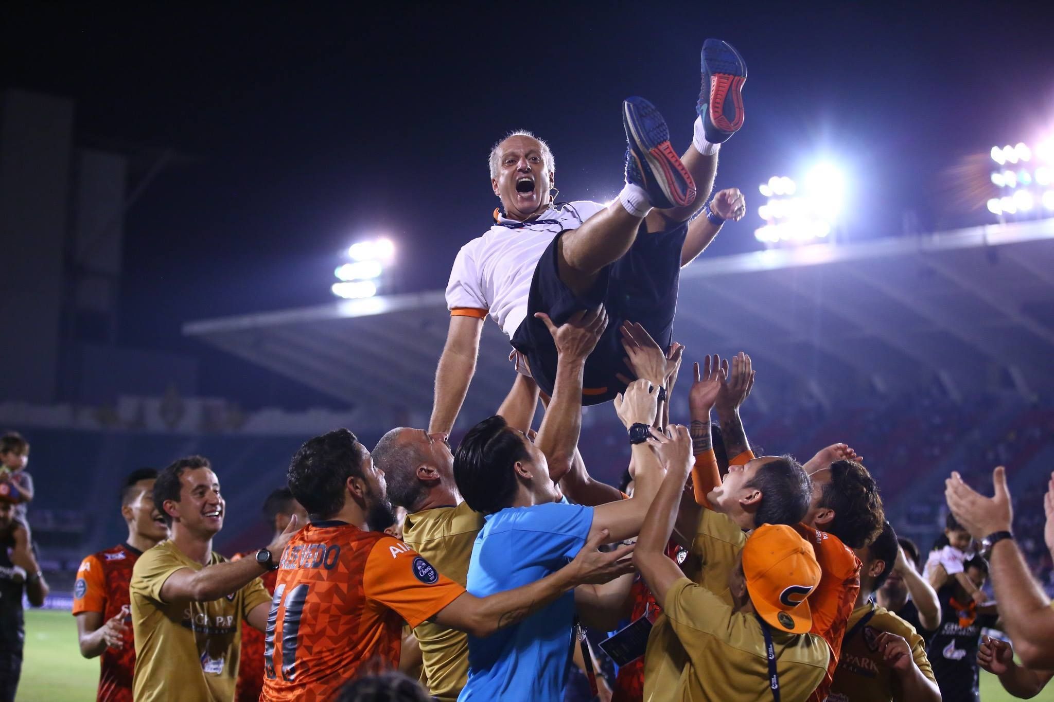 IN PICTURES : หลากหลายอารมณ์ในเกมส่งท้ายปี 2017