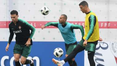 Pepe Quaresma Cristiano Ronaldo Treino Portugal 11 06 2018