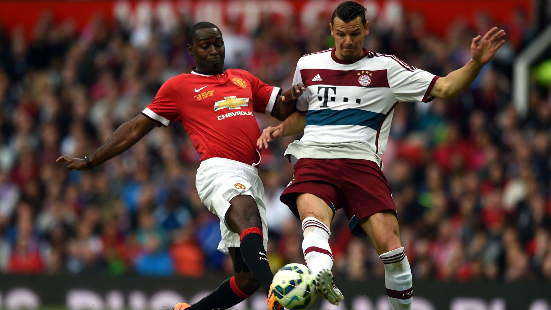 andy cole daniel van buyten - manchester united bayern - 14062015