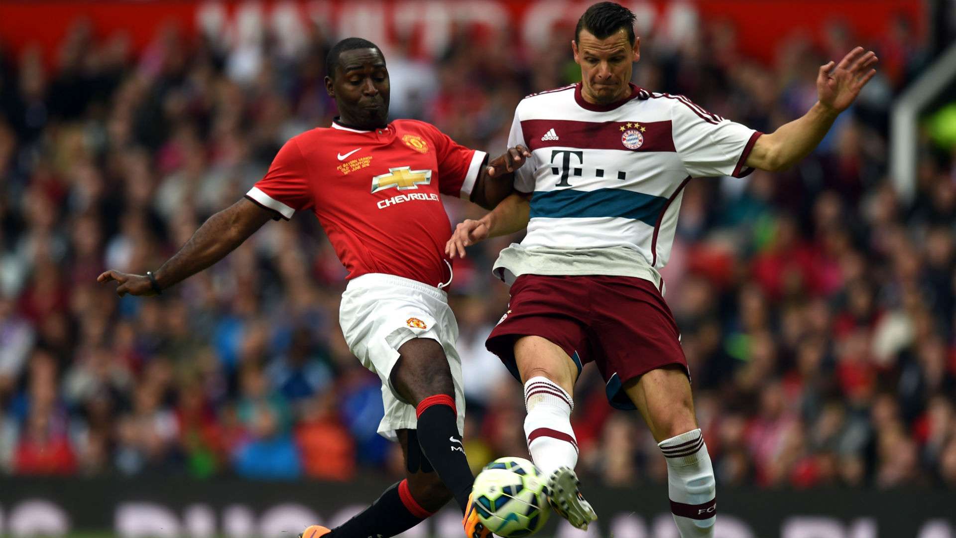 andy cole daniel van buyten - manchester united bayern - 14062015