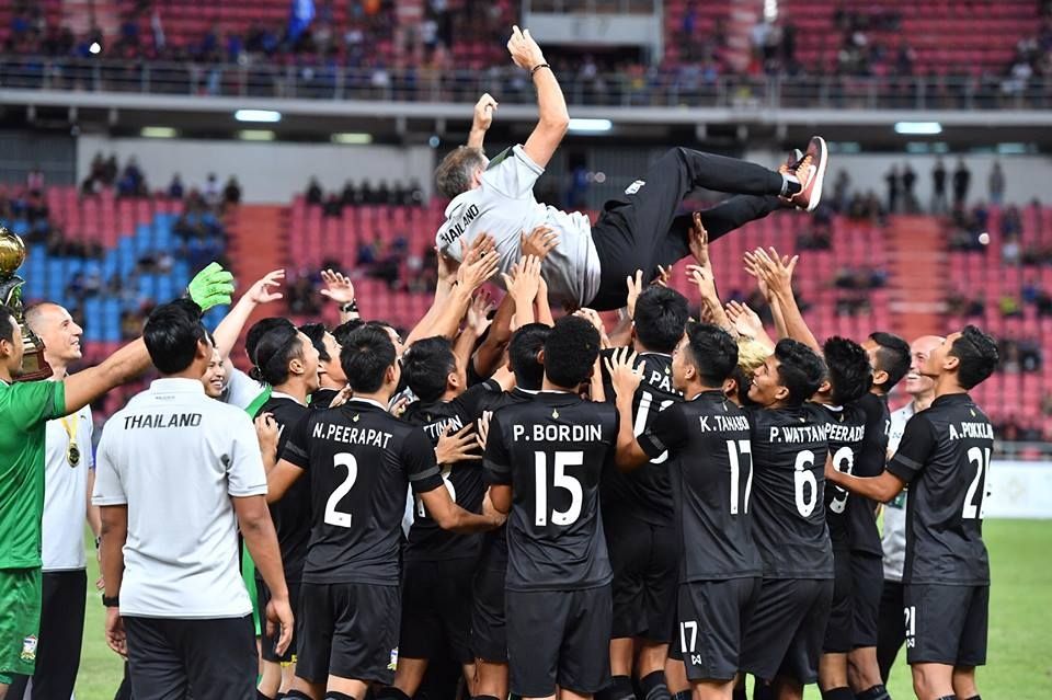 IN PICTURES : ทีมชาติไทยฉลองแชมป์คิงส์คัพ ครั้งที่ 45