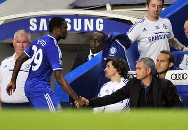Samuel Eto'o _ Jose Mourinho _ Chelsea_Everton