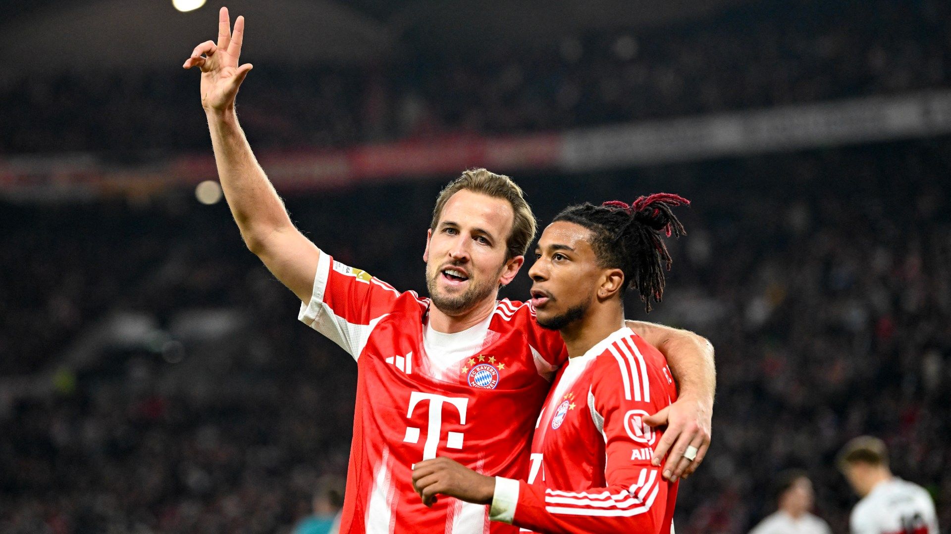 Harry Kane Michael Olise FC Bayern 2025