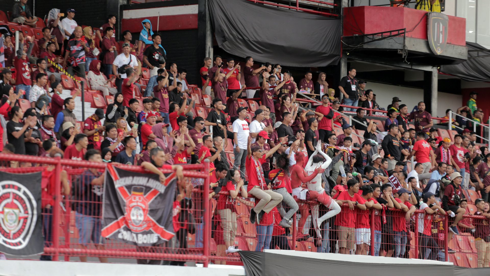 Suporter PSM - Lalenok vs PSM Makassar