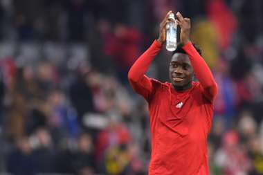 Alphonso Davies FC Bayern München Borussia Dortmund