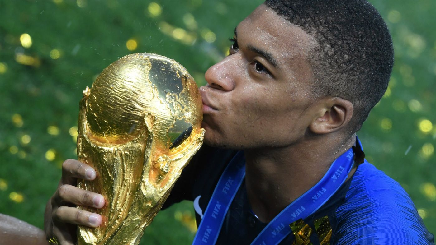 كم عدد أهداف كيليان مبابي مع فرنسا؟ السجل الكامل لنجم الزرق في كأس العالم، اليورو، والوديات