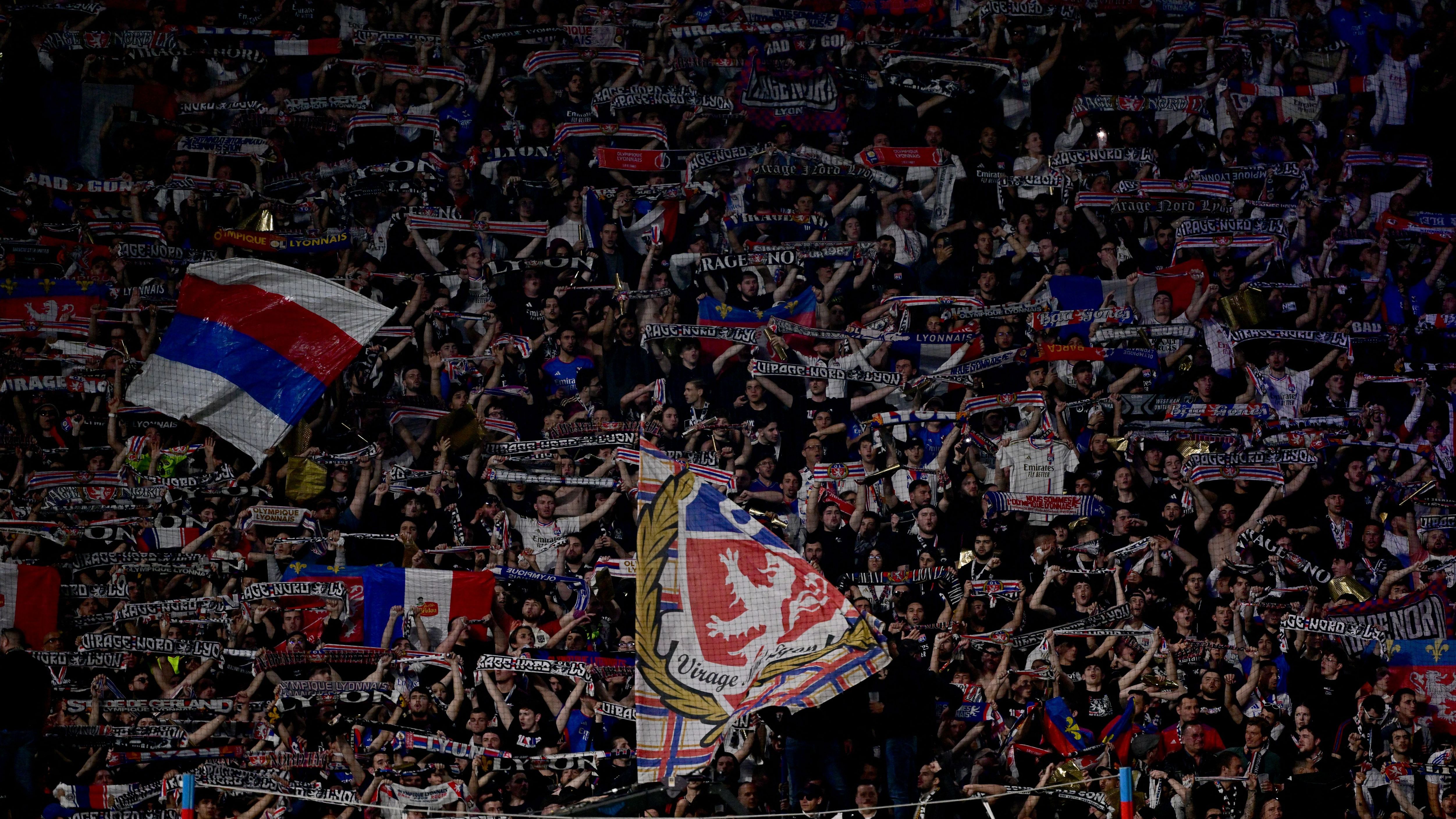 Man Utd Lyon fans