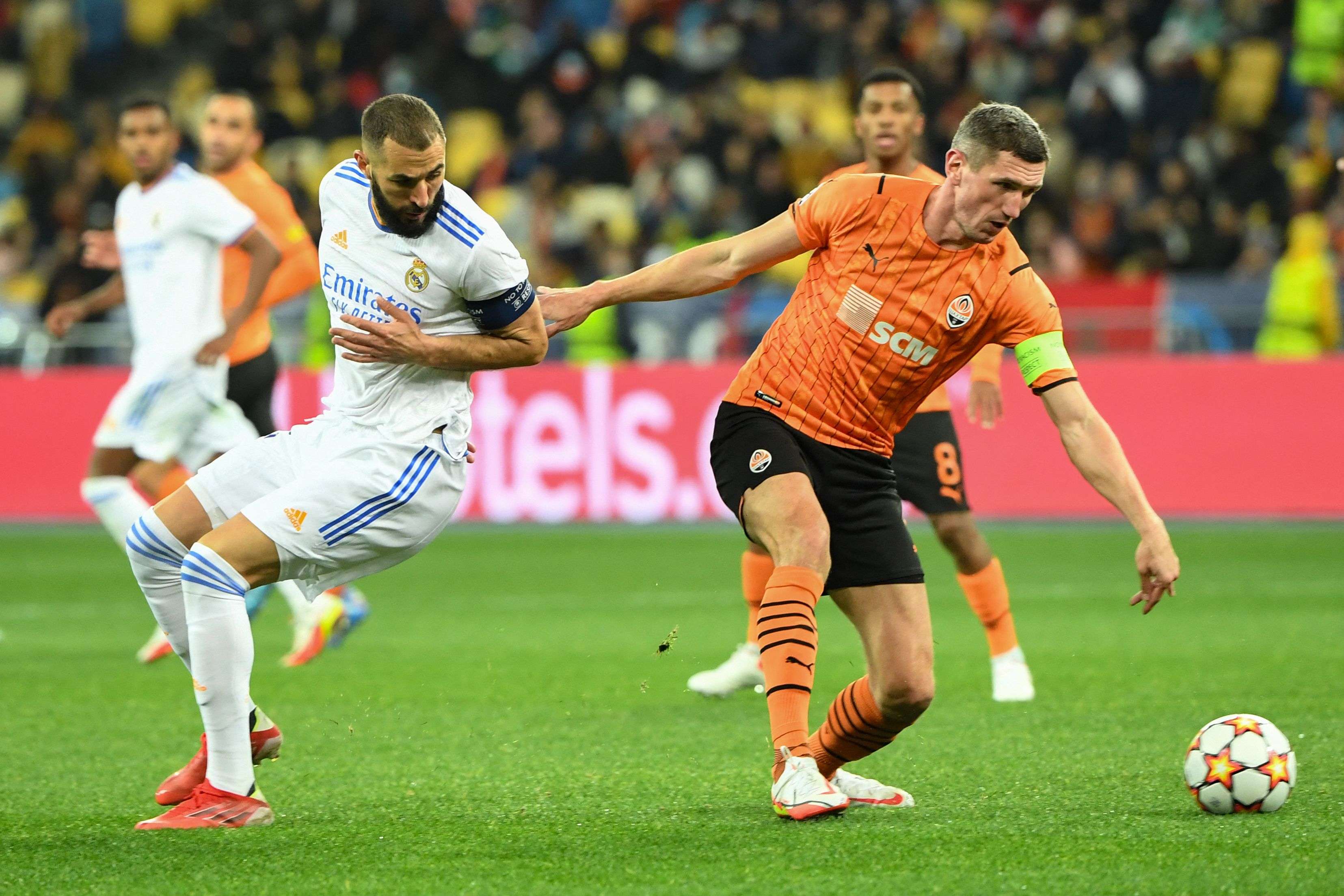 Karm Benzema Serhiy Kryvtsov Real Madrid Shakhtar Donetsk