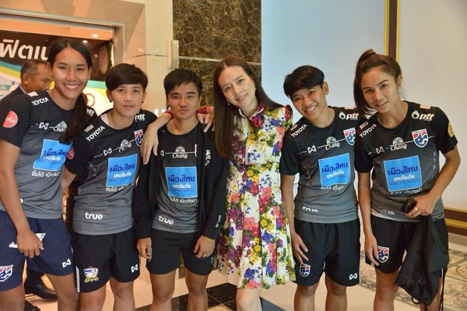 นวลพรรณ ล่ำซำ