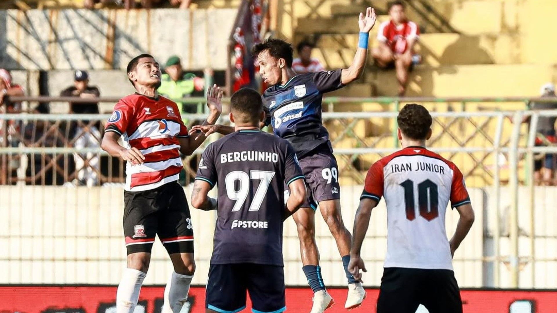 Madura United vs Borneo FC 10052025