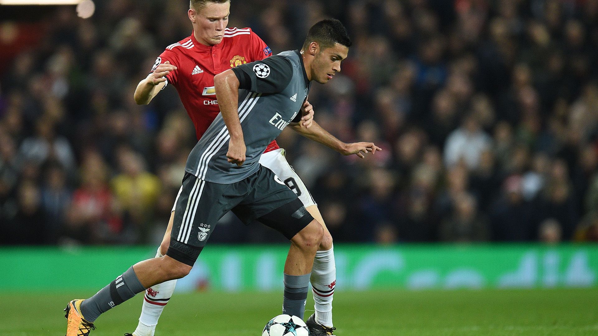 Raúl Jiménez Benfica 2017