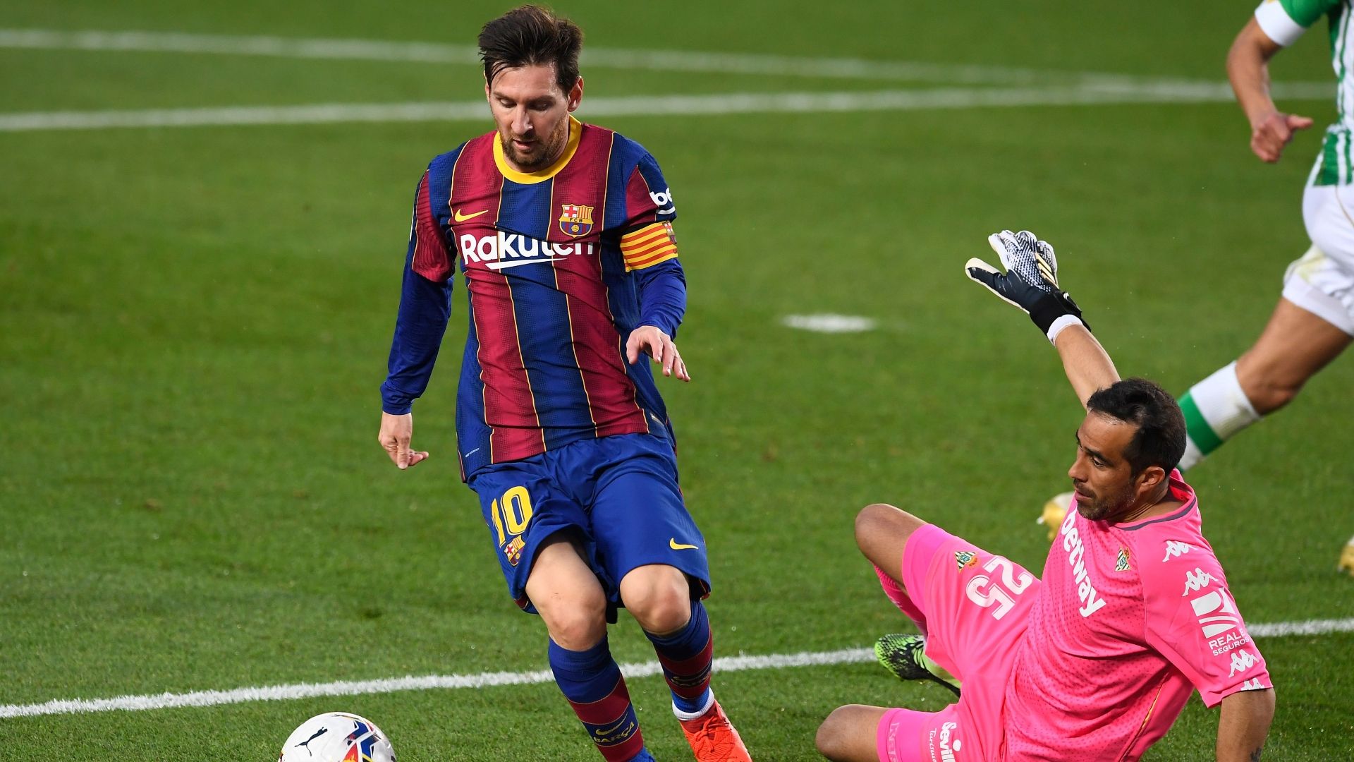 Lionel Messi - Claudio Bravo