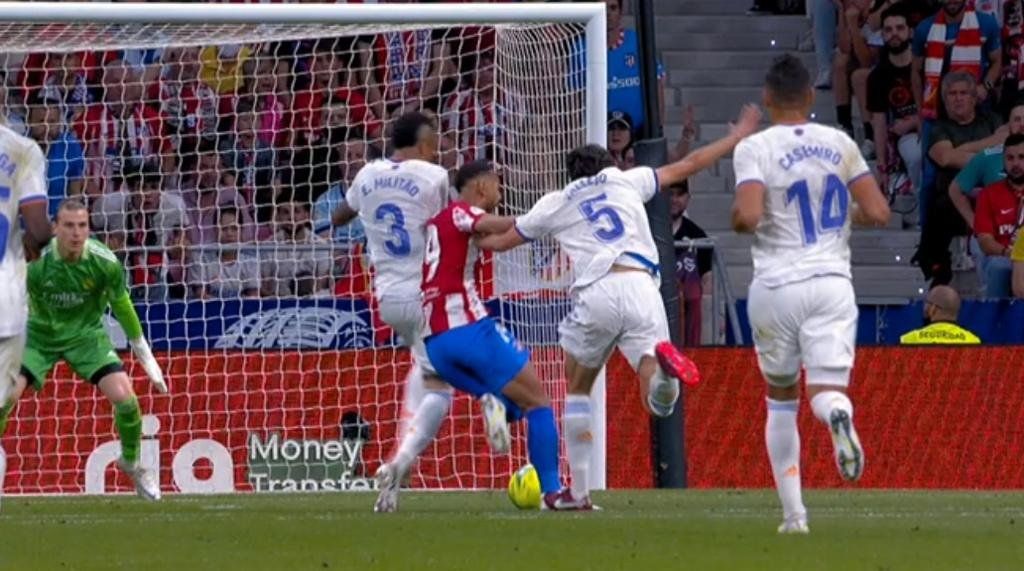 Jugada polémica en el Atlético de Madrid vs. Real Madrid
