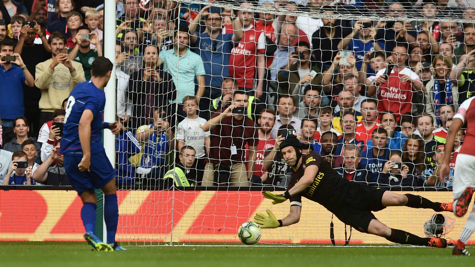 Alvaro Morata Petr Cech penalty Arsenal Chelsea ICC 2018