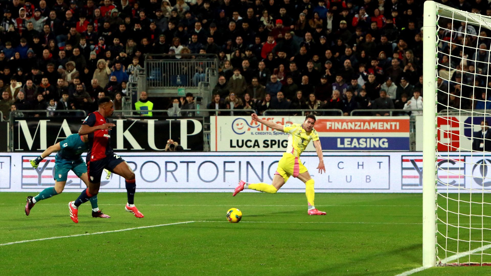 Cagliari Juventus Vlahovic