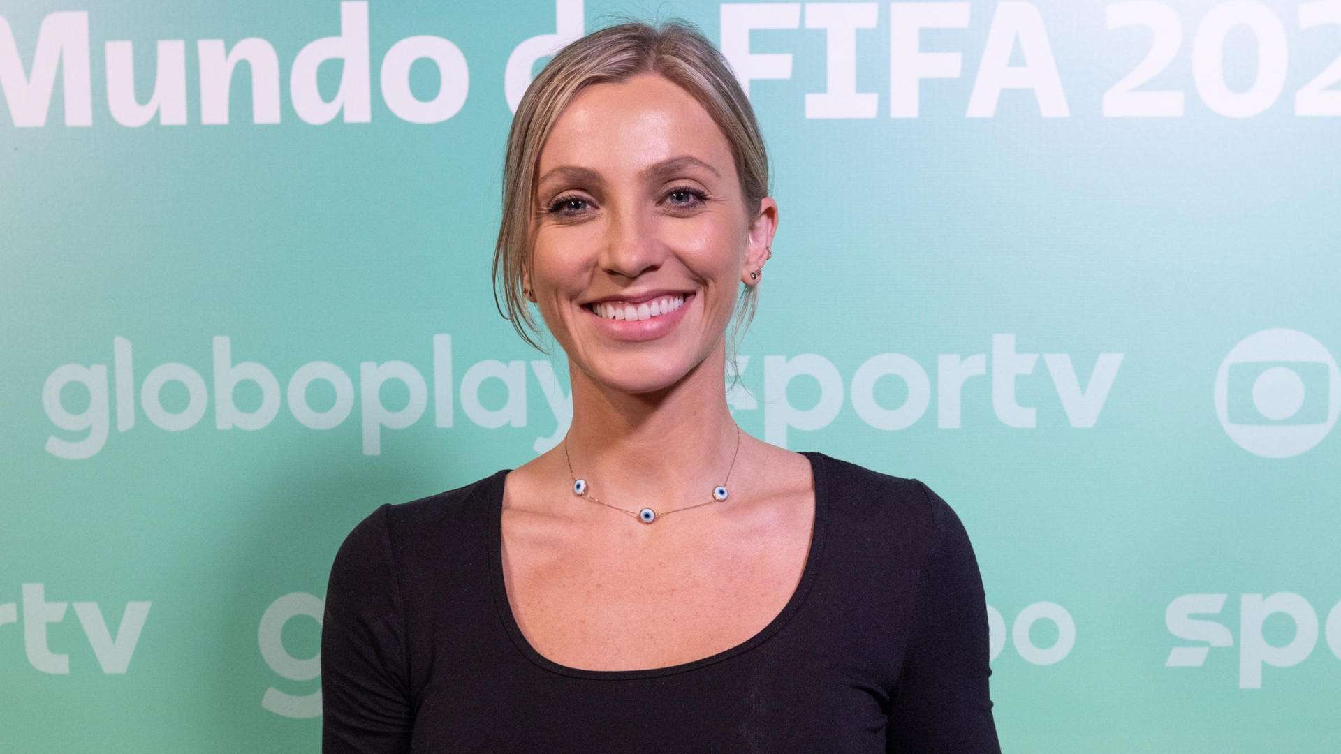 Fernanda Colombo, ex-árbitra e comentarista da Globo (2022)