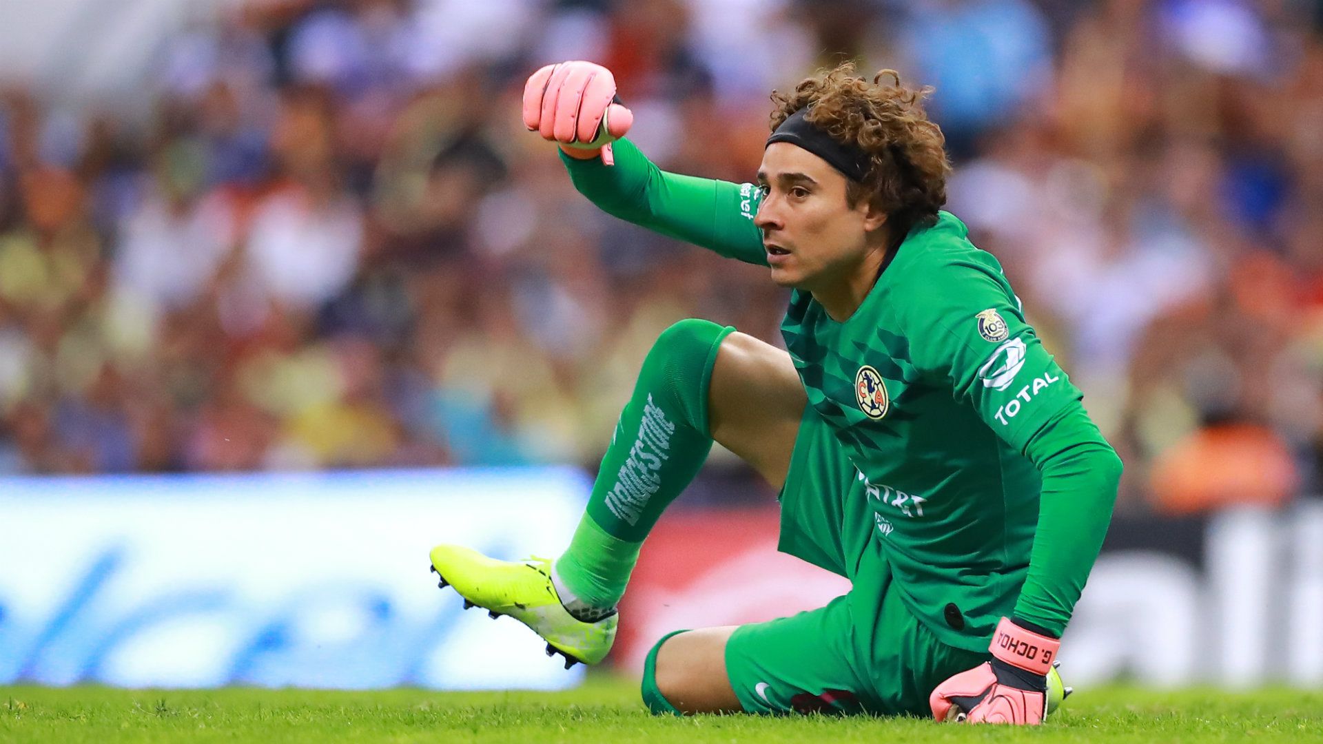 Guillermo Ochoa América 111019