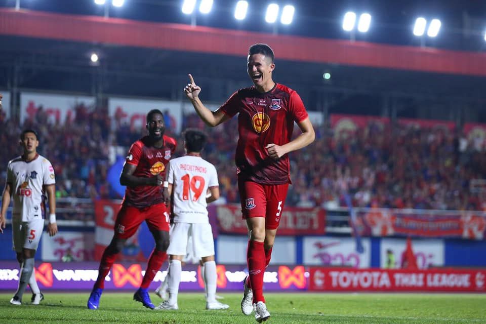 เซ็นเตอร์แบ็ค : ไบฮัคกี ไคซาน