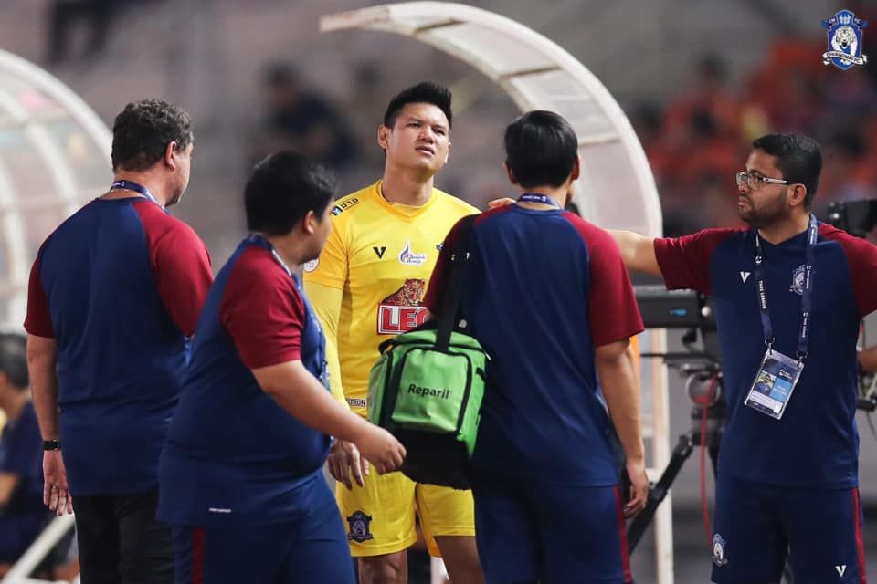 นริศ ทวีกุล