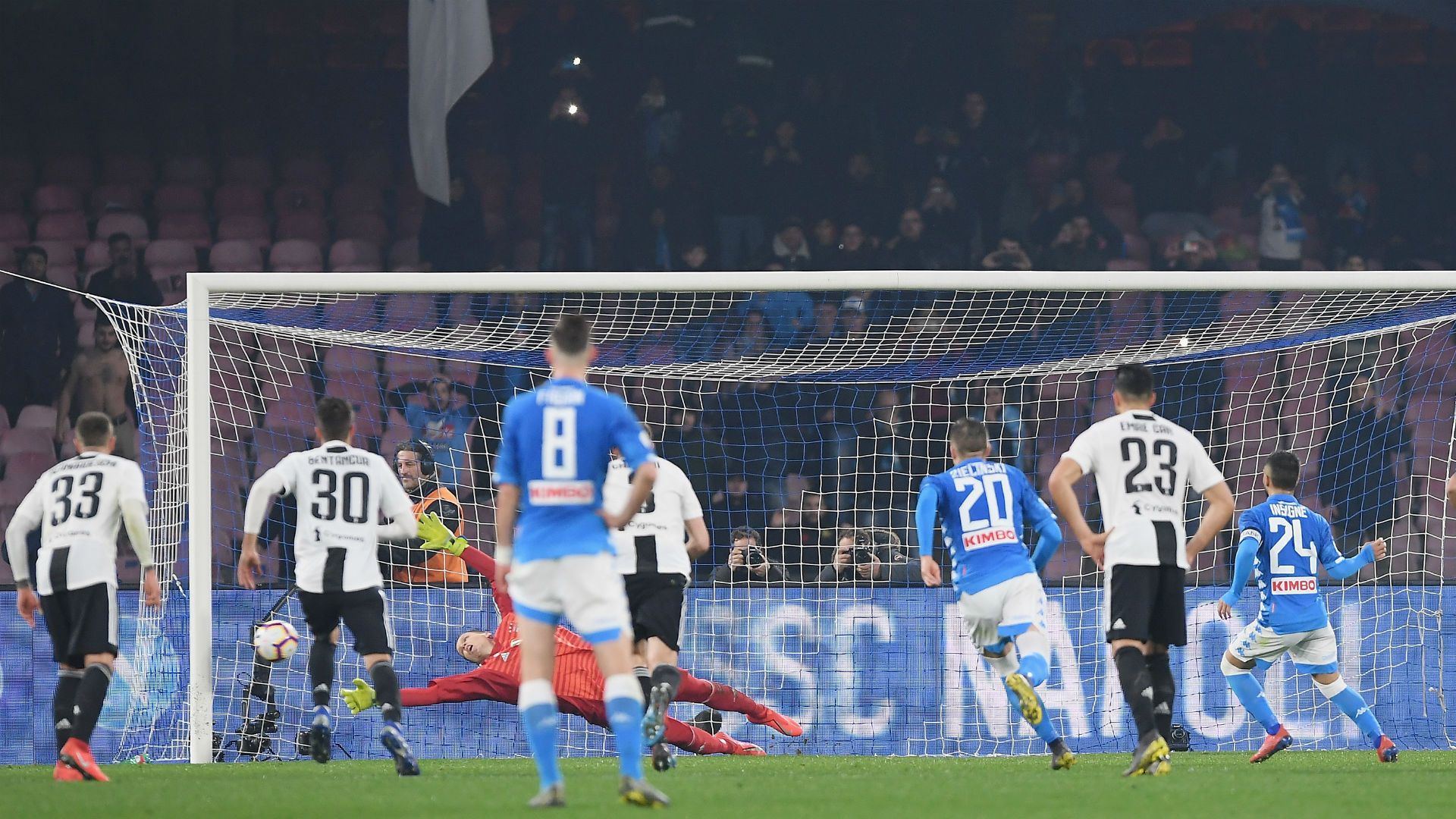 Lorenzo Insigne penalty missed Napoli Juventus