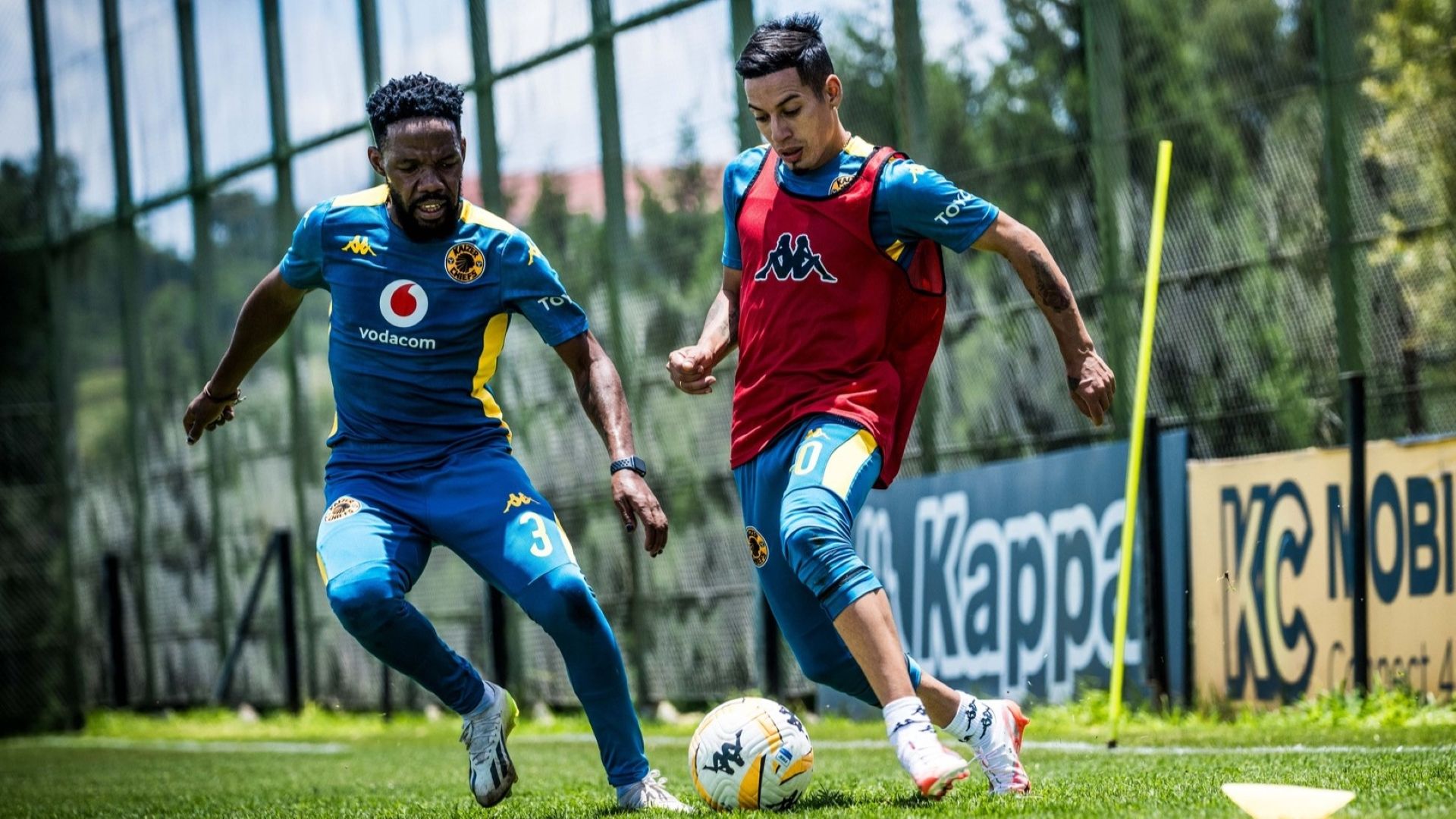 Mduduzi Mdantsane and Gaston Sirino, Kaizer Chiefs