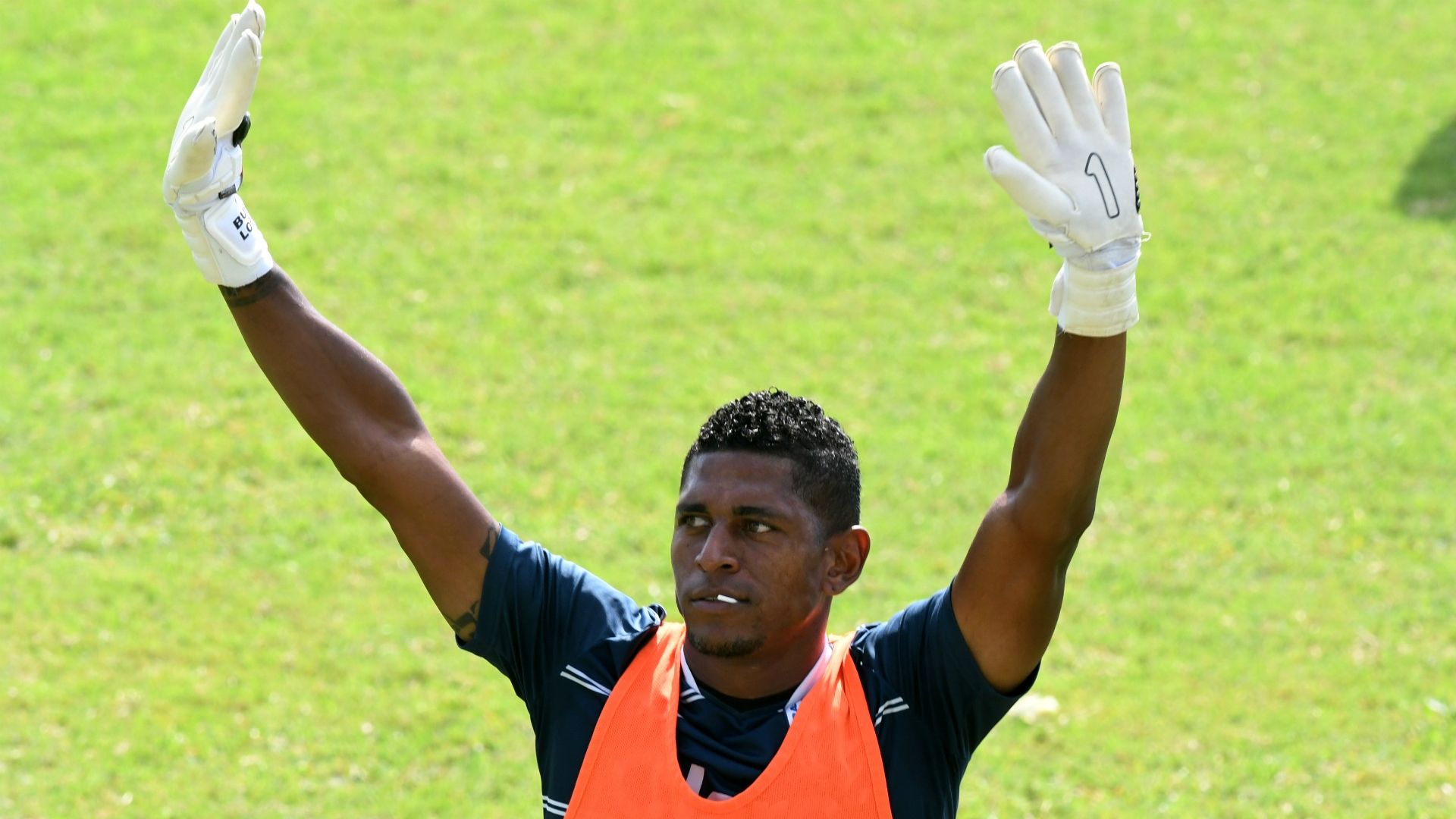 Carlo Costly Honduras training session 04092017